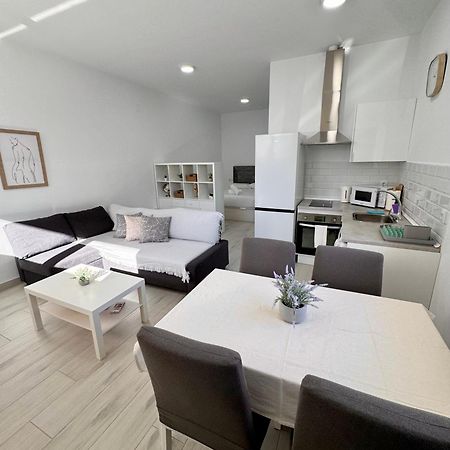 Estudio Playa La Misericordia Малага Экстерьер фото